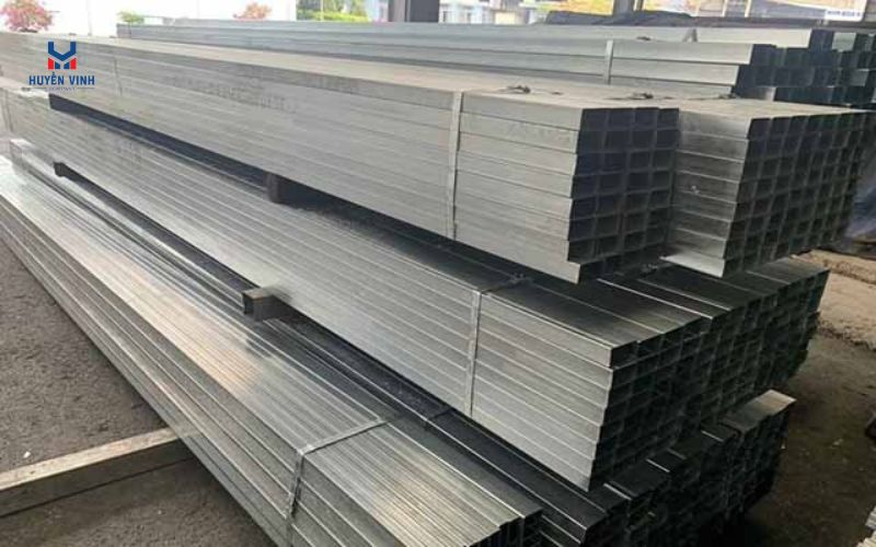 Các yếu tố ảnh hưởng đến báo giá thép Hòa Phát cho dự án